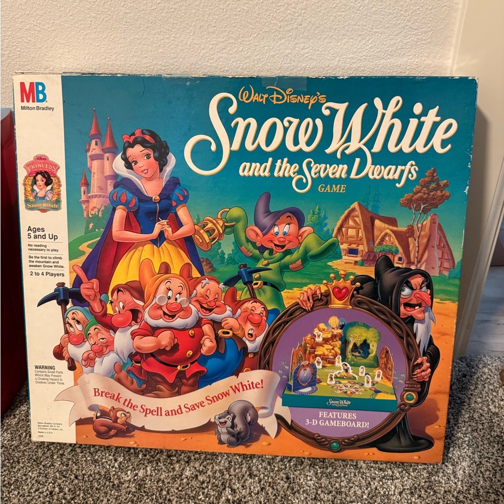 Vintage Milton Bradley WaltDisney's Snow White & the Seven Dwarfs 3-D Board Game